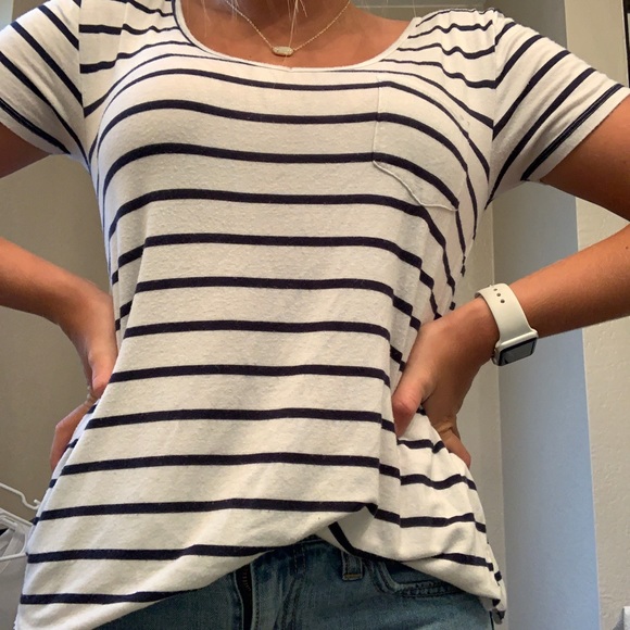 3 barley worn hollister t-shirts - Picture 2 of 6